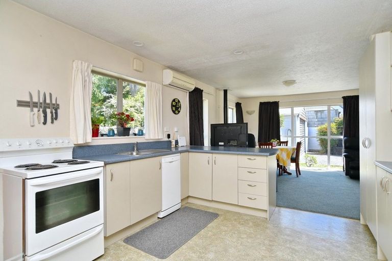 Photo of property in 6b Doggett Place, Rangiora, 7400