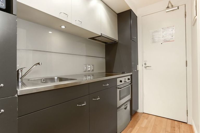 Photo of property in Latitude 37 East Apartments, 1j/20 Pakenham Street East, Auckland Central, Auckland, 1010