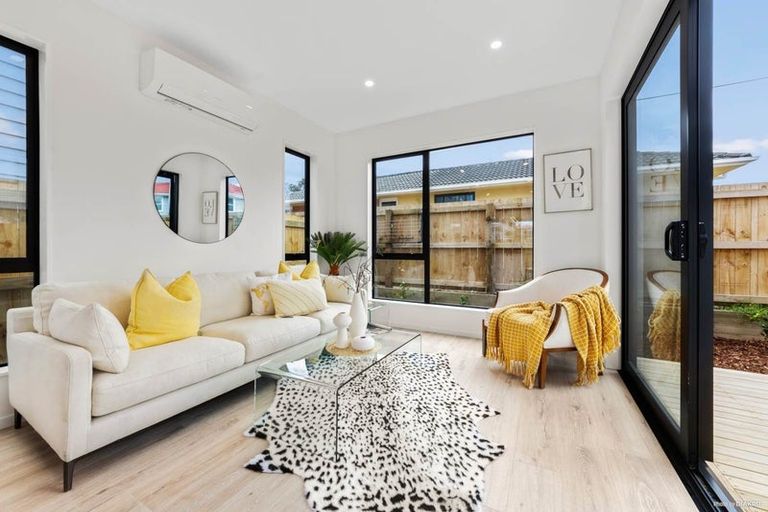 Photo of property in 7b Queen Mary Avenue, New Lynn, Auckland, 0600