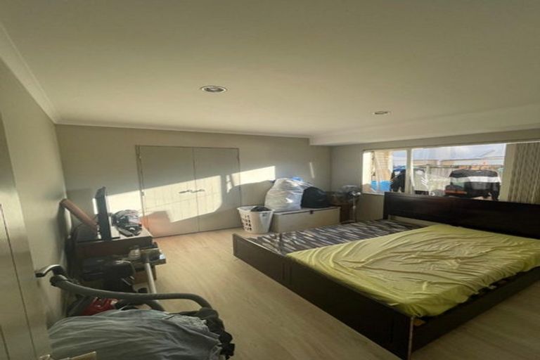 Photo of property in 10 Agapanthus Place, Flat Bush, Auckland, 2016