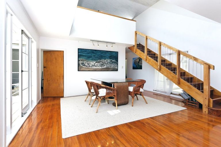 Photo of property in 17 Rayner Road, Piha, New Lynn, 0772