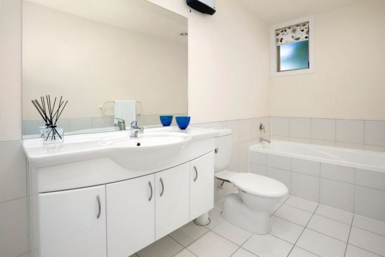 Photo of property in 23 Doris Gordon Crescent, Crofton Downs, Wellington, 6035