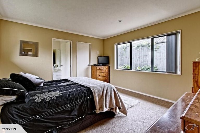 Photo of property in 7 Henry Partington Place, Greenhithe, Auckland, 0632