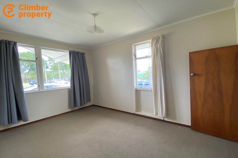 Photo of property in 5156/142 Lake Road, Northcote, Auckland, 0627