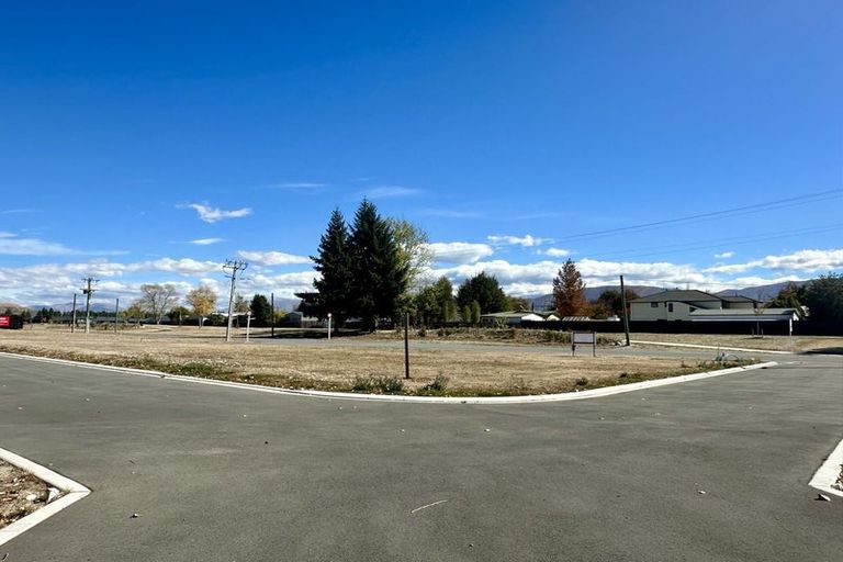 Photo of property in 25 Ohau Road, Twizel, 7901