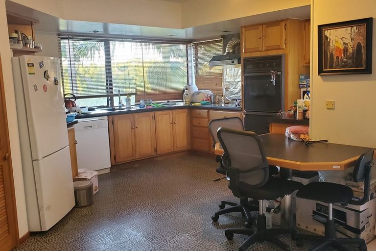 Photo of property in 34 Oliver Road, Eastern Beach, Auckland, 2012