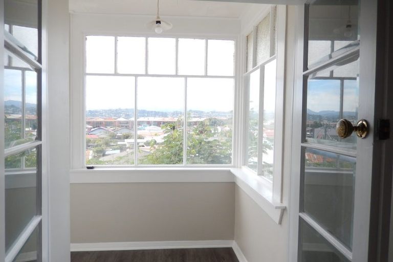 Photo of property in 20 Queens Drive, Kilbirnie, Wellington, 6022