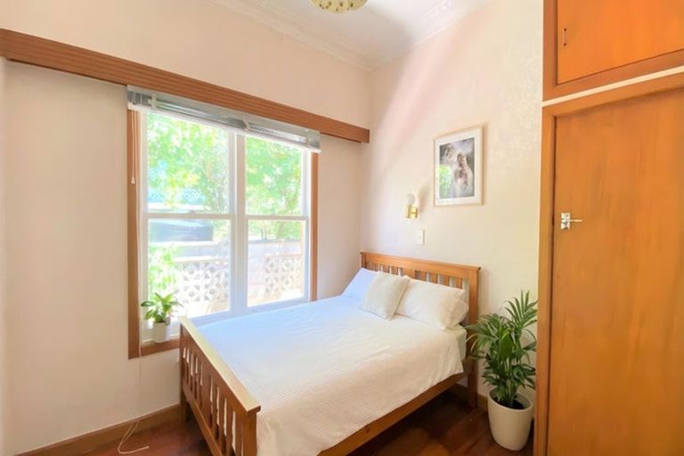 Photo of property in 57 Exmouth Road, Northcote, Auckland, 0627