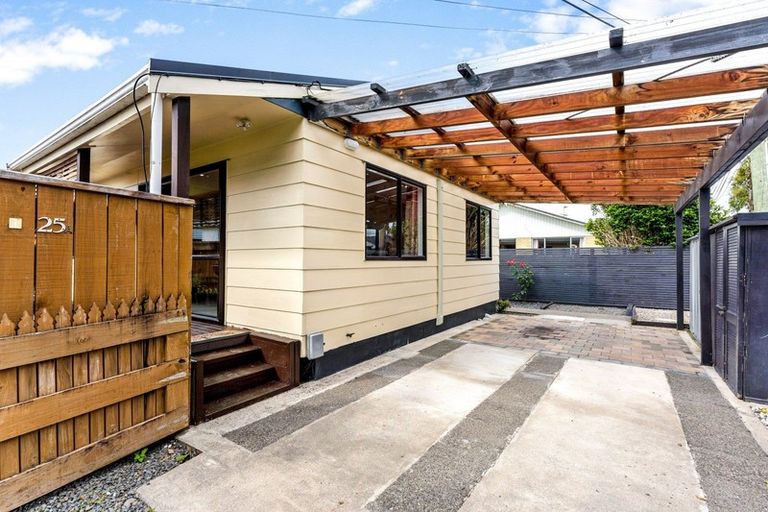 Photo of property in 1/25a Ward Street, Trentham, Upper Hutt, 5018