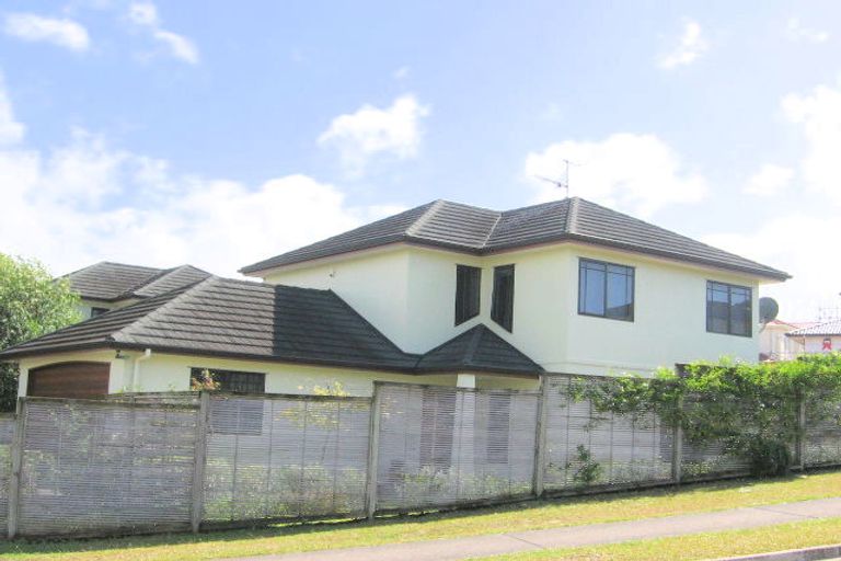 Photo of property in 16 Bundoran Way, Pinehill, Auckland, 0632