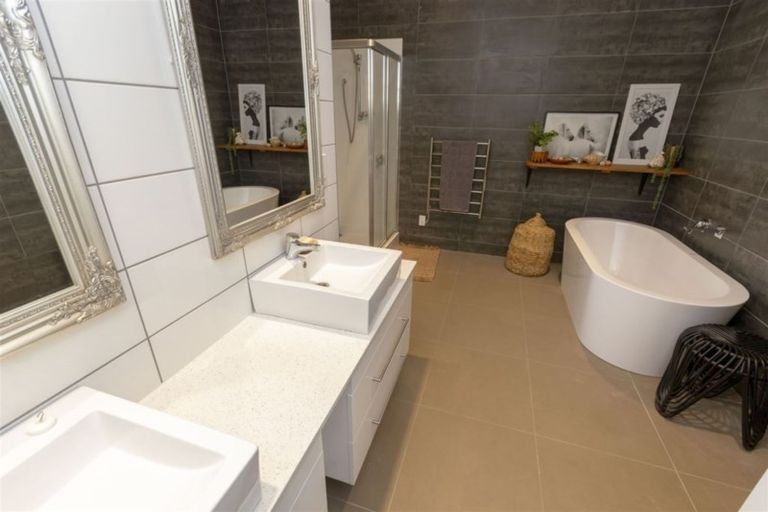 Photo of property in 33 Goodwood Close, Rangiora, 7400