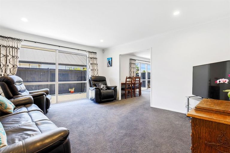 Photo of property in 155 Queenspark Drive, Parklands, Christchurch, 8083