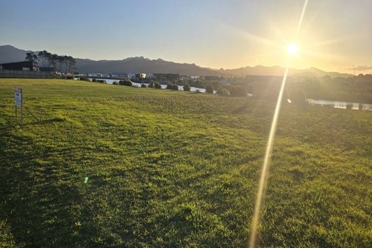 Photo of property in 106 Takapu Close, Matarangi, 3592