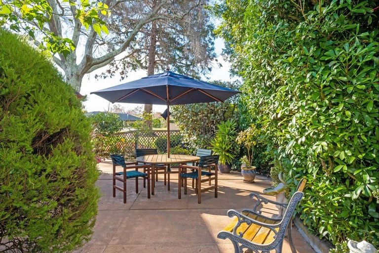 Photo of property in 2 Chestnut Court, Havelock North, 4130