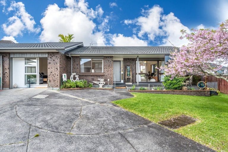 Photo of property in 2/42 Cromdale Avenue, Highland Park, Auckland, 2010