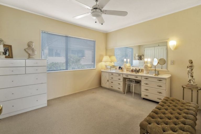 Photo of property in 2/20 Takutai Avenue, Bucklands Beach, Auckland, 2012