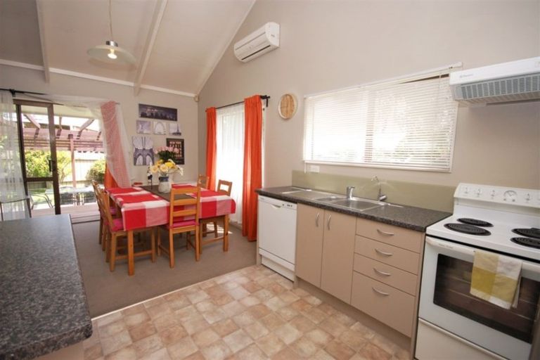 Photo of property in 21 Newberry Place, Richmond Heights, Taupo, 3330