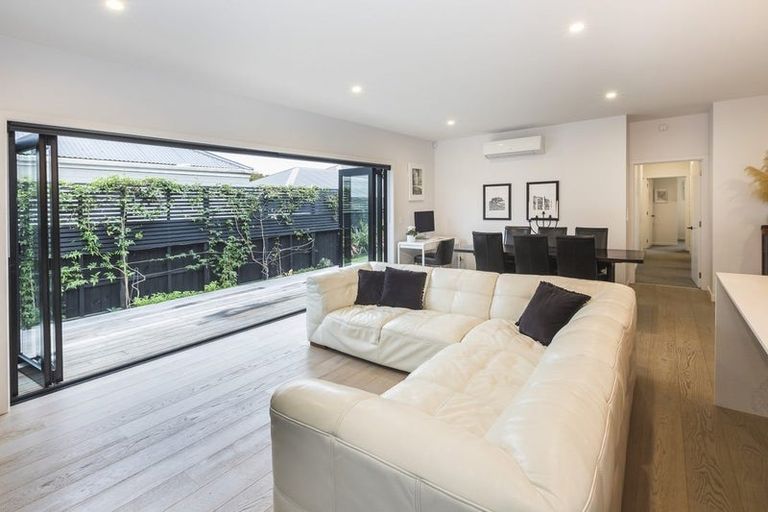 Photo of property in 658b Barbadoes Street, Edgeware, Christchurch, 8013