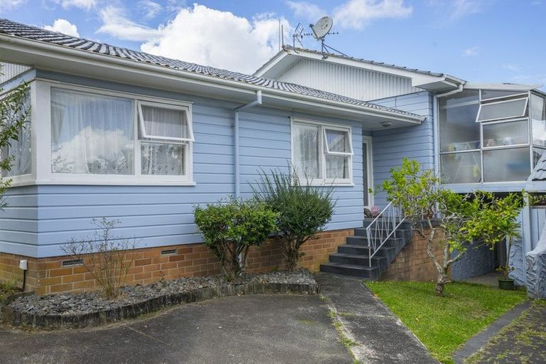 Photo of property in 22 Chelsea View Drive, Chatswood, Auckland, 0626