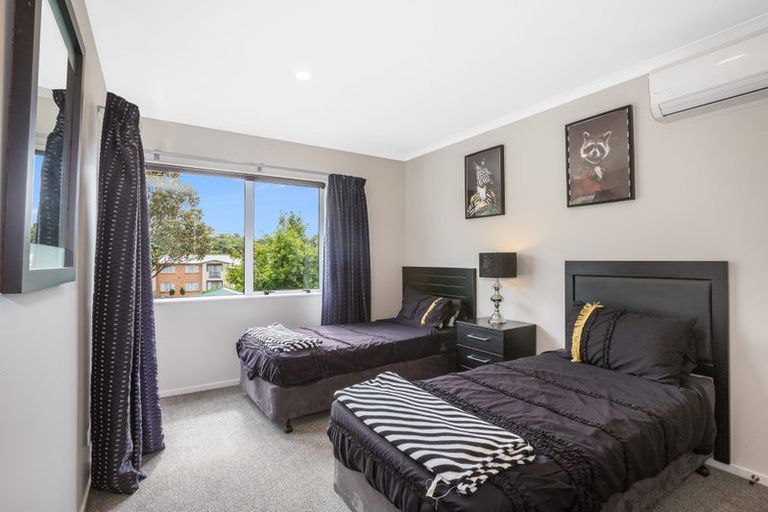 Photo of property in 11 Te Puia Drive, Aotea, Porirua, 5024