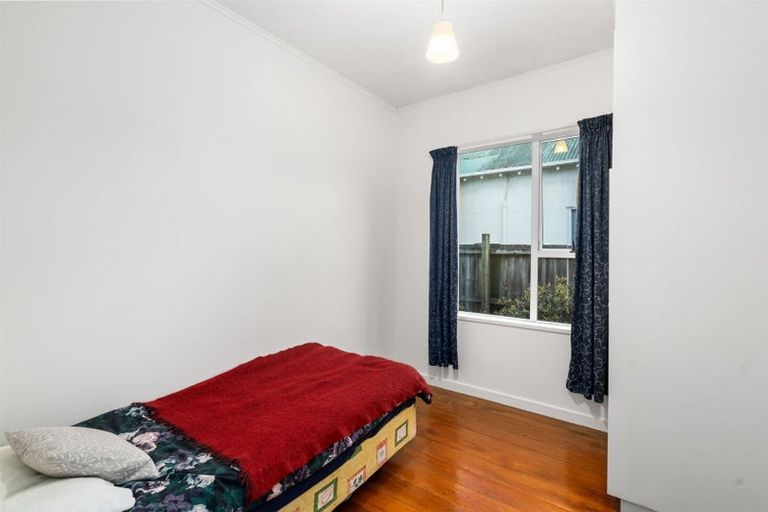 Photo of property in 104 Barbour Street, Waltham, Christchurch, 8011