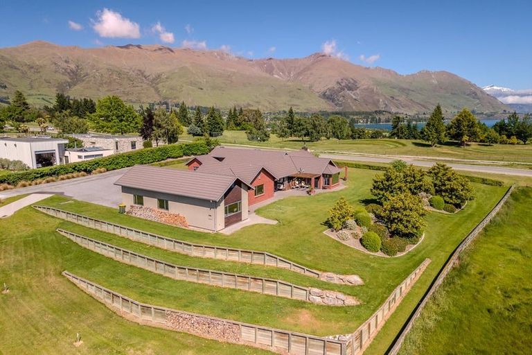 Photo of property in 90 Golf Course Road, Wanaka, 9305