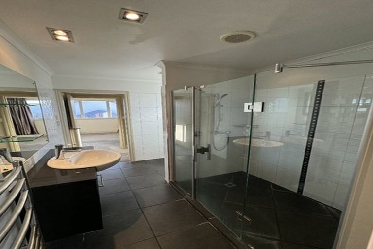 Photo of property in 38 Aikmans Road, Merivale, Christchurch, 8014