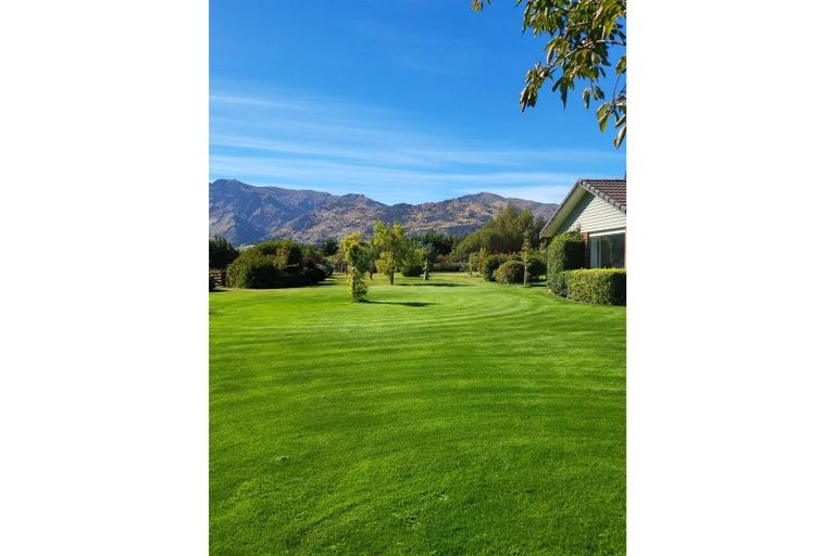 Photo of property in 88 Lachlan Avenue, Hawea Flat, Wanaka, 9382