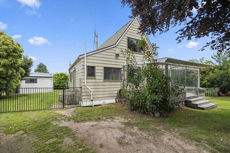 Photo of property in 19 Irwin Place, Kinloch, Taupo, 3377