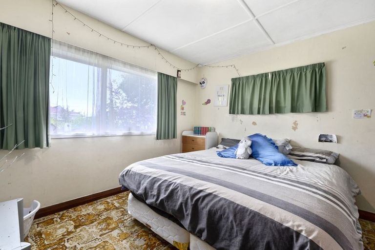 Photo of property in 34 West Coast Road, Glen Eden, Auckland, 0602