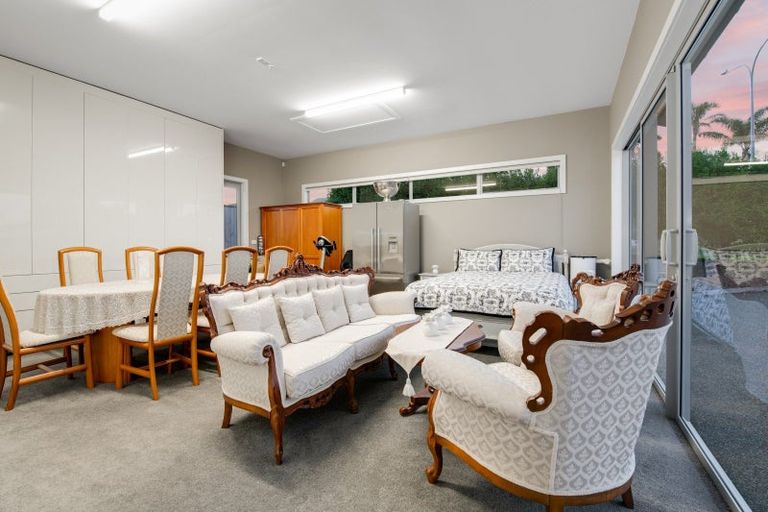 Photo of property in 31 Grand Drive, Orewa, 0931