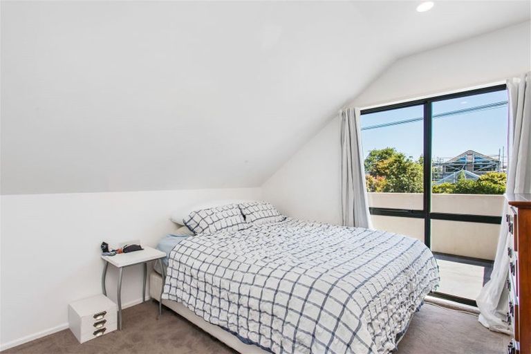 Photo of property in 18 Kotare Street, Fendalton, Christchurch, 8041