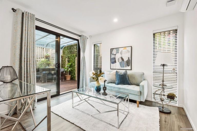 Photo of property in 21 Coroglen Avenue, Birkenhead, Auckland, 0626