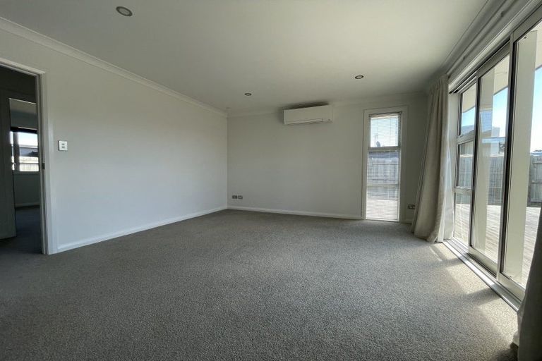 Photo of property in 89 Johnstone Drive, Fitzherbert, Palmerston North, 4410