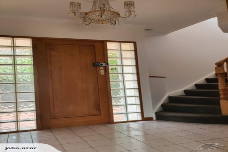 Photo of property in 74 Straven Road, Fendalton, Christchurch, 8014