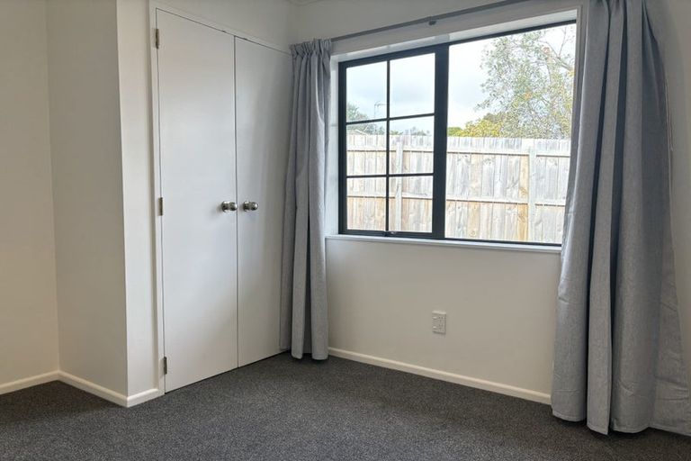 Photo of property in 1/20 Greta Place, Stanmore Bay, Whangaparaoa, 0932