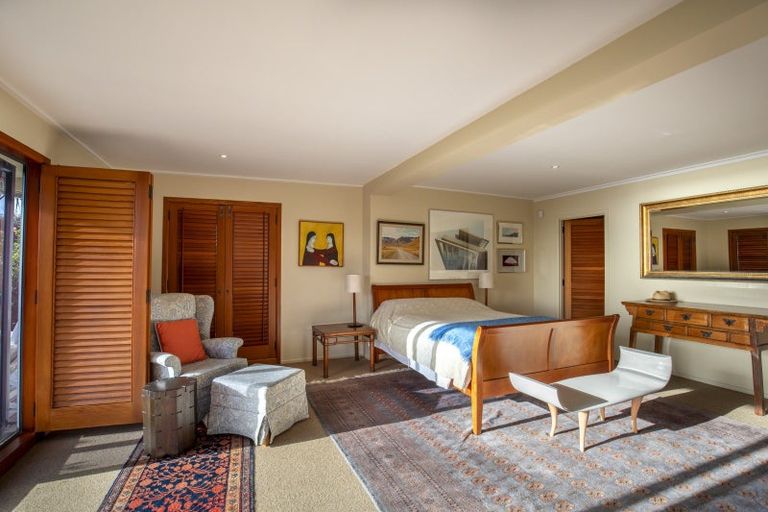 Photo of property in 24 Garden Road, Piha, 0772