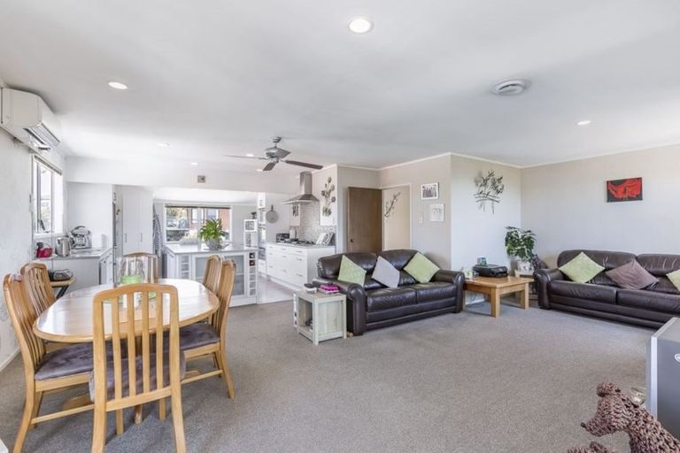 Photo of property in 4 Carmen Terrace, Snells Beach, 0920