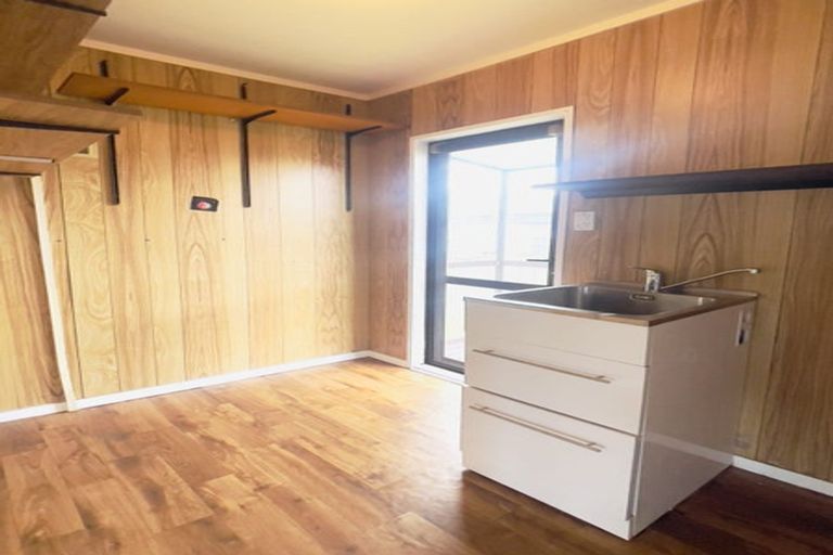 Photo of property in 16 Oratu Place, Manurewa, Auckland, 2102