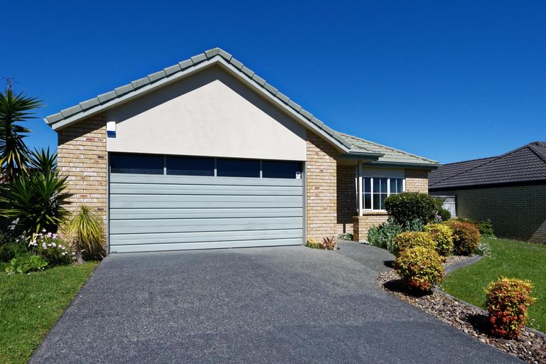 Photo of property in 37 Espalier Drive, Henderson, Auckland, 0612