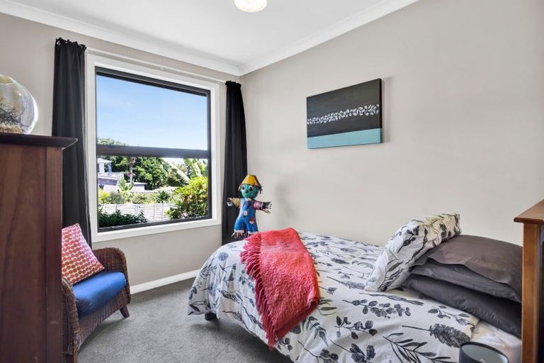 Photo of property in 11 Lynton Street, Upper Vogeltown, New Plymouth, 4310