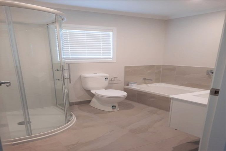 Photo of property in 9 Madeira Close, Whitby, Porirua, 5024