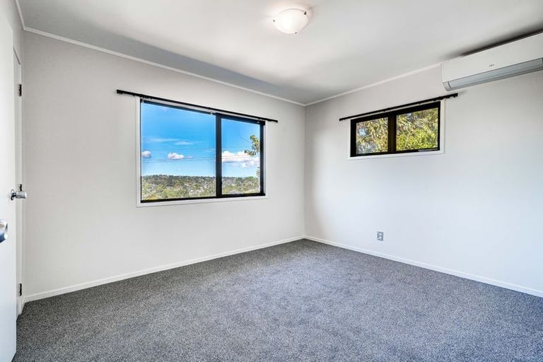 Photo of property in 29 Noeleen Street, Glenfield, Auckland, 0629