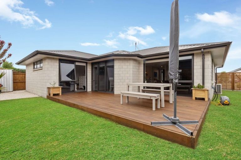 Photo of property in 26 Harding Drive, Papamoa Beach, Papamoa, 3118