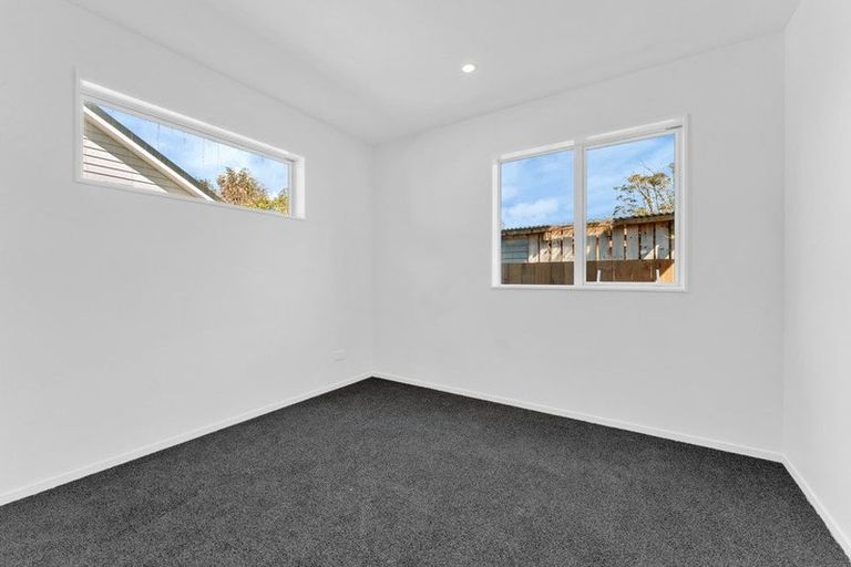 Photo of property in 4/5 Westminster Road, Wainuiomata, Lower Hutt, 5014