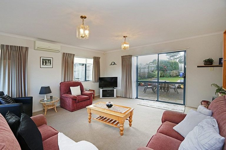 Photo of property in 20 Pohutukawa Drive, Opunake, 4616