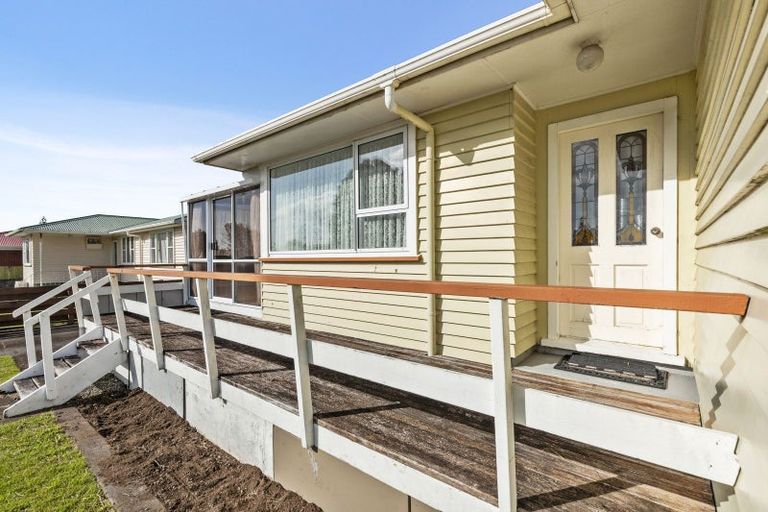 Photo of property in 135 Cracroft Street, Waitara, 4320