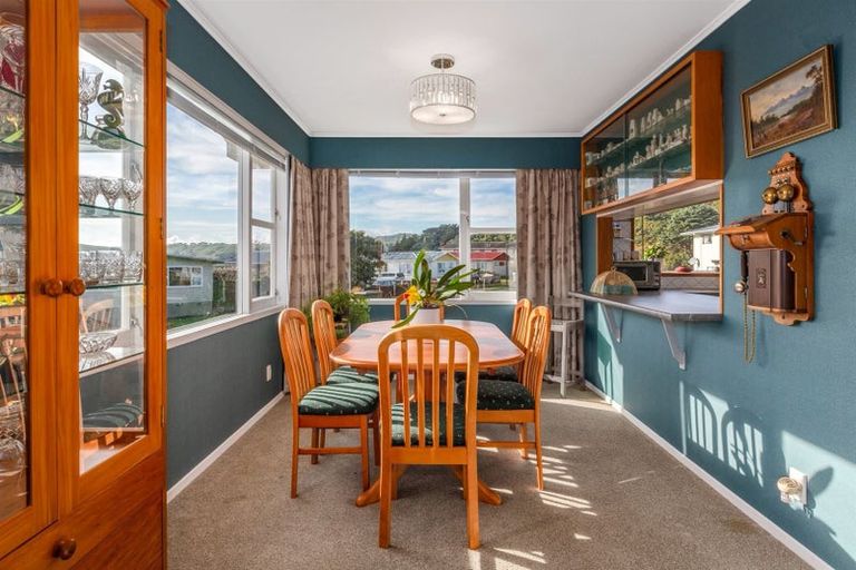 Photo of property in 64 Ernest Street, Ranui, Porirua, 5024