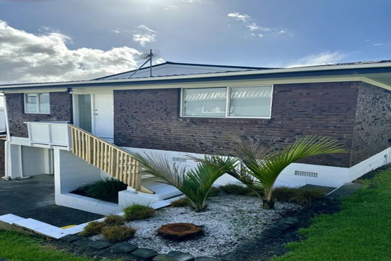 Photo of property in 2/51 Shanaway Rise, Hillcrest, Auckland, 0627