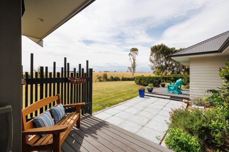 Photo of property in 20 Loveston Lane, Kelvin Grove, Palmerston North, 4470